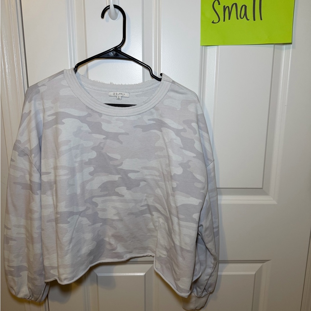 Stylish Women's Camo Sweatshirt